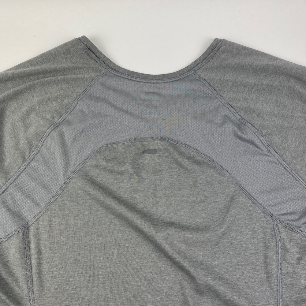 Old Navy Active Tshirt Womens XL Gray Short Sleeve - Picture 8 of 8